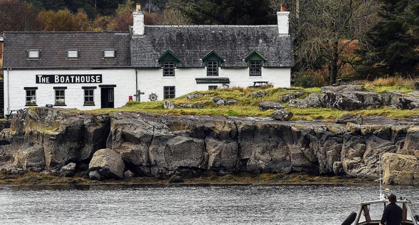 Cinq habitants rachètent leur petite île en Ecosse