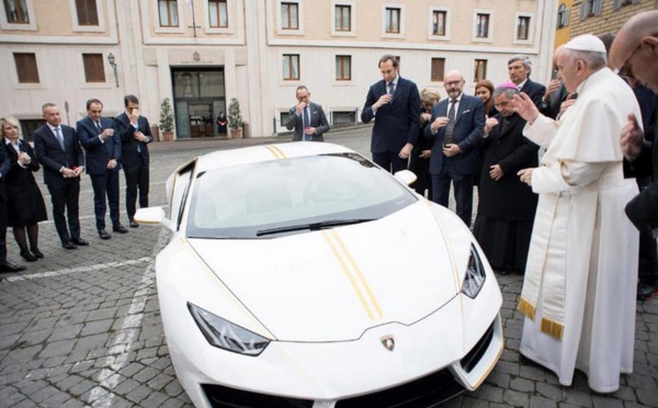 Insolite : Lamborghini papale