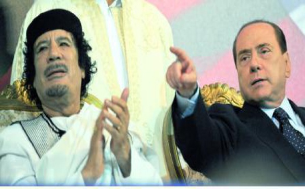 Le leader libyen a fait une arrivée fracassante à Rome : La visite du colonel Kadhafi embarrasse l’Italie