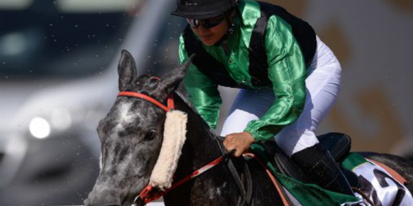 Zineb El Briouil s’adjuge le GP SAR le Prince Héritier Moulay El Hassan des courses hippiques