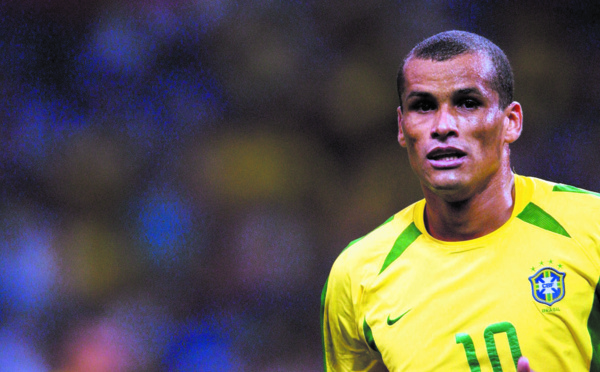 Rivaldo défend Neymar