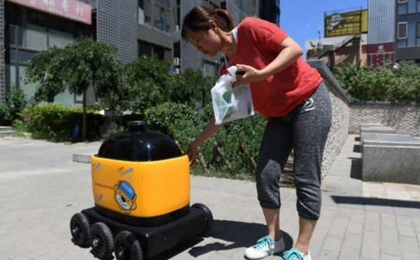 Le robot livreur débarque en Chine