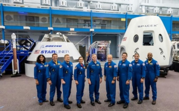 La Nasa présente les astronautes qui iront dans les premières capsules spatiales privées
