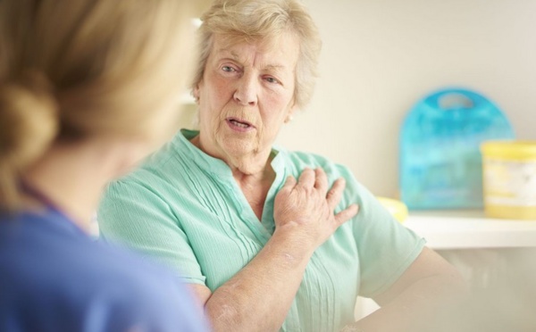 En cas d'infarctus, une femme survit davantage avec un médecin femme