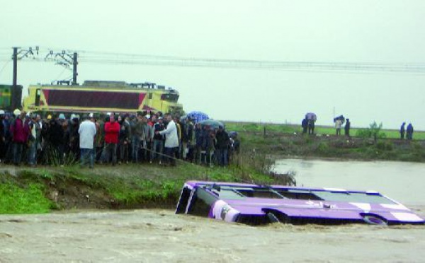 Accident de Bouznika : S.M le Roi prend en charge les frais d’inhumation