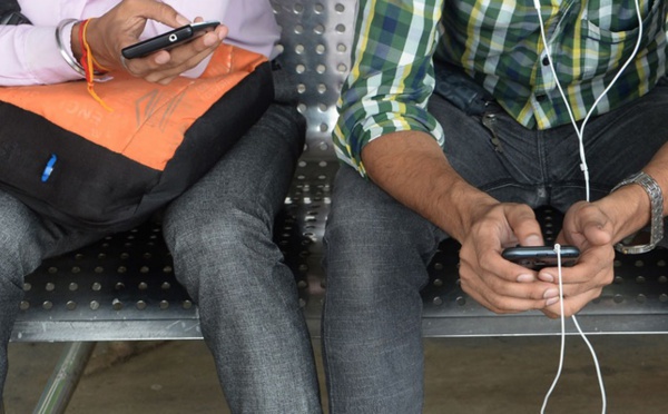 Les ados américains préfèrent communiquer par SMS que de se voir