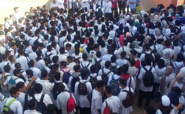 Les élèves du lycée Bir Anzarane  de Tahannaout fêtent leurs professeurs