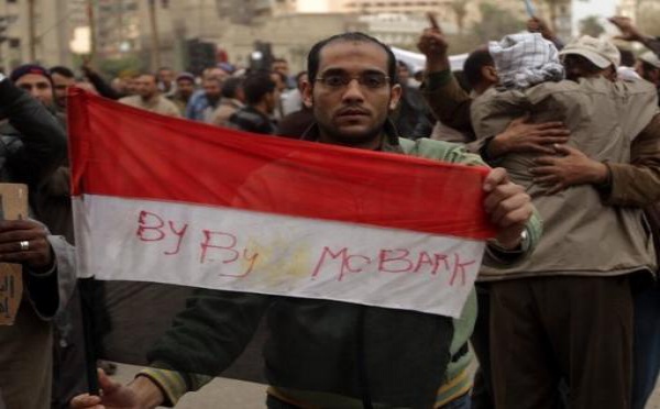 Départ de Moubarak: Londres salue "un moment précieux" pour l'Egypte