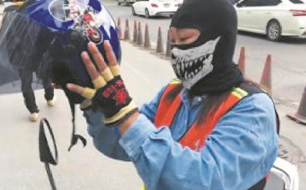 Les femmes à l'assaut des motos-taxis à Bangkok