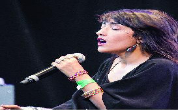 En lice dans la catégorie “Album de l’année” : Zahra Hindi nominée pour “Les Victoires de la musique”