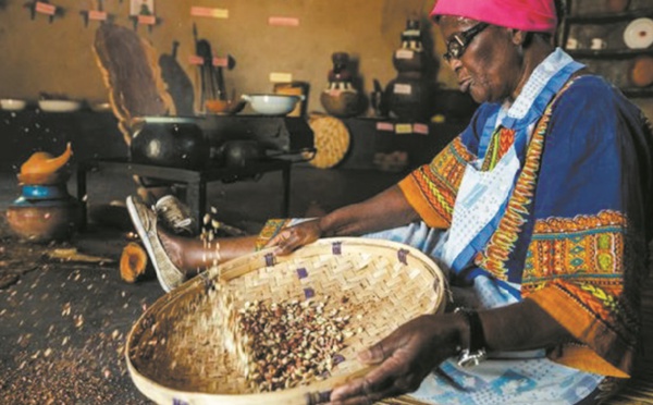 Dans la capitale du Zimbabwe, un village pour sauvegarder les traditions