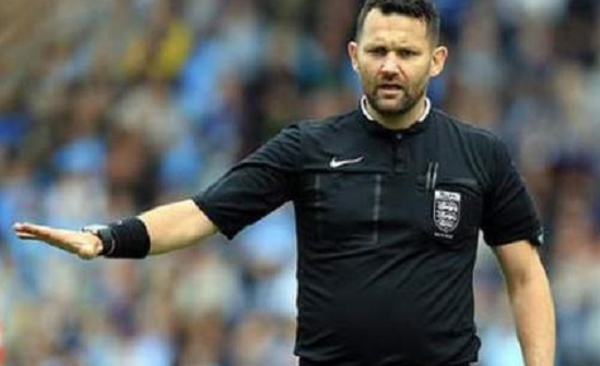 Insolite : Un arbitre suspendu après avoir improvisé
