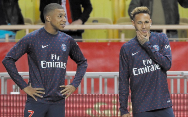 Paris SG: "élongation" pour Neymar, "contusion" pour Mbappé