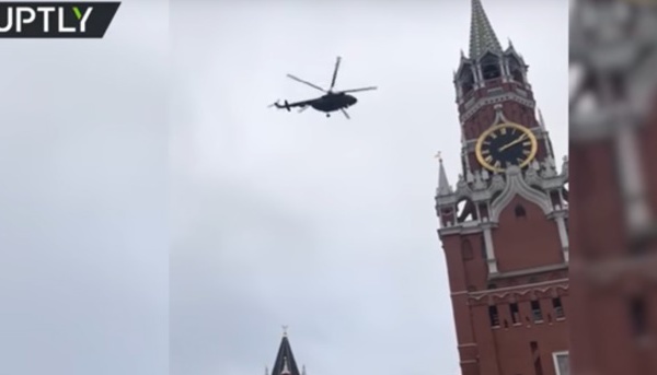 Insolite : Des hélicos au-dessus du Kremlin