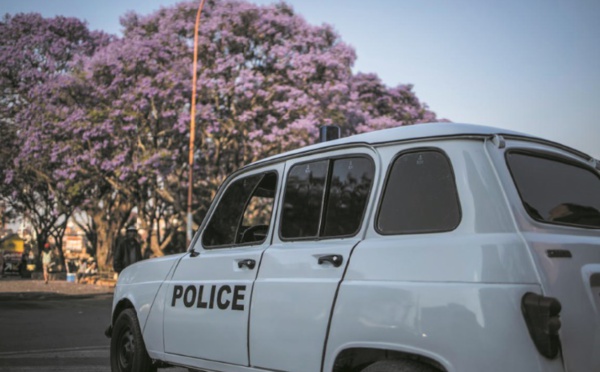 Les mythiques 4L et 2CV toujours en piste à Madagascar