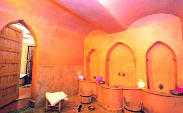 Médersa Cherratine : Exposition sur le bain maure à Fès