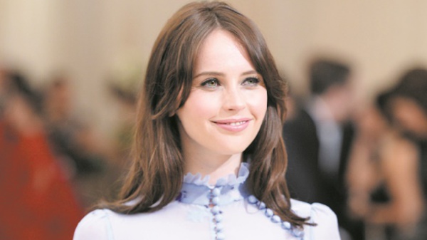 Après “Star Wars”, Felicity Jones dans la peau de la juge américaine “RBG”