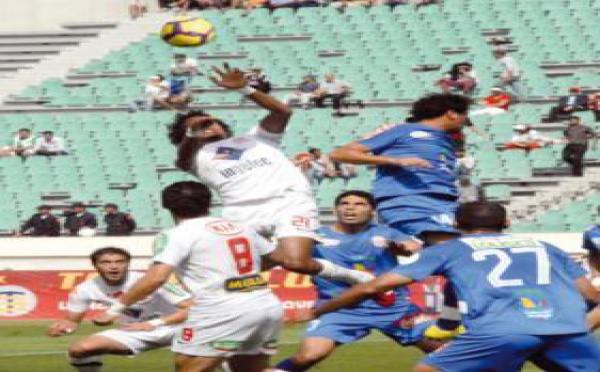 Le WAC doublé par le MAS en tête de peloton : La lutte acharnée pour le maintien se poursuit