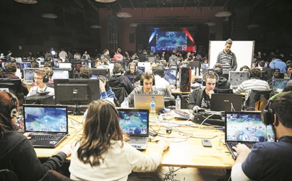 La “gaming house”, cohabitation et camp d'entraînement des gameurs professionnels