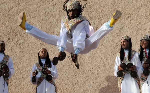 Les Gnaoua ensorcellent la ville des vents : Salif Keita met le feu à la scène Moulay Hassan