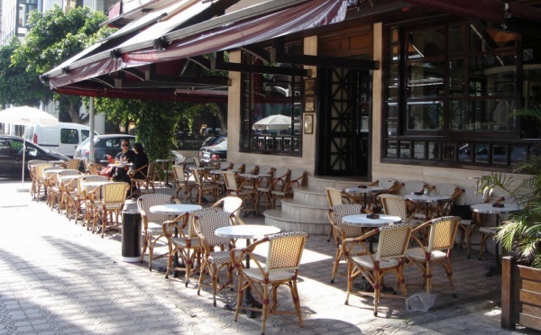 Les autorités locales favorisent l’anarchie à Casablanca : Ces cafés qui grignotent l'espace public