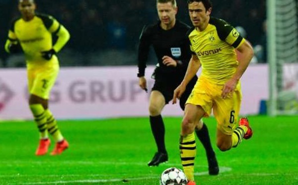 Bundesliga : Le Borussia marque le Bayern de près