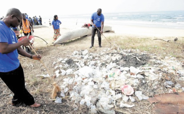 Sur les traces du mystère du "plastique perdu" dans les Océans