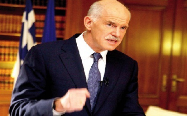 Crise politique en Grèce : Papandréou démissionnaire reste sans successeur