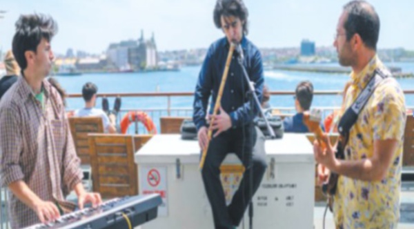 Sur les ferries d'Istanbul, traverser le Bosphore en musique