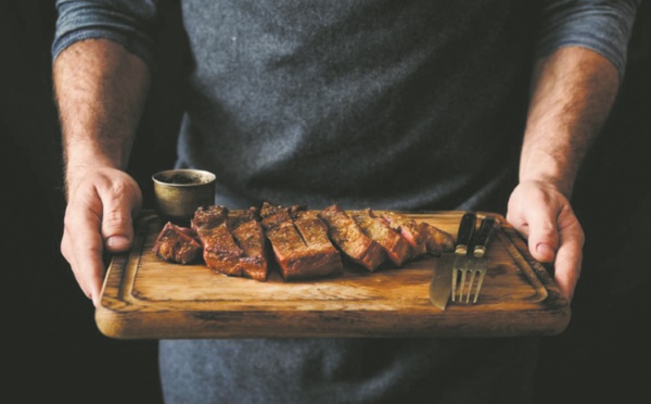 Qu'elle soit rouge ou blanche : la viande est mauvaise pour le cholestérol