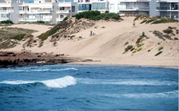 Les “mafias du sable” menacent le littoral marocain