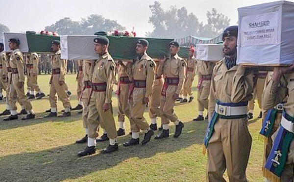 Le Pakistan accuse l’OTAN d’avoir tué 24 soldats : Une bavure qui envenime les relations entre Islamabad et les Occidentaux