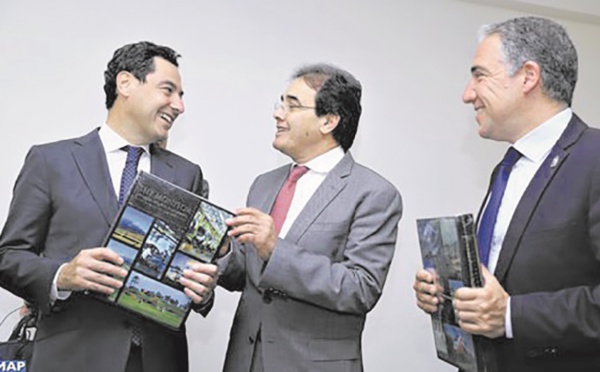 La consolidation de la coopération maroco-andalouse au centre d'entretiens entre Abdelkrim Benatiq et Juan Manuel Moreno