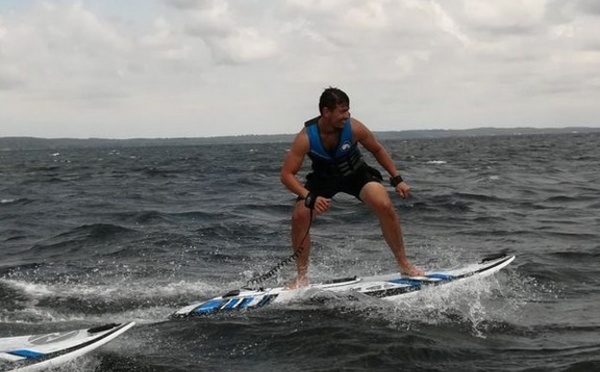 Insolite : Le surf électrique