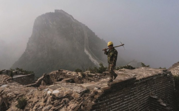 Pierre par pierre, ils réparent la Grande muraille de Chine