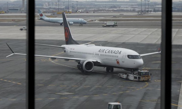 Insolite : Abandonnée dans l'avion