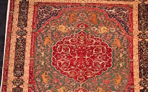 Le tapis persan se modernise en douceur