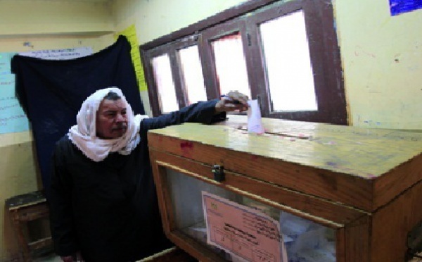Elections en Egypte : Les islamistes en conflit avec l'armée sur la Constitution