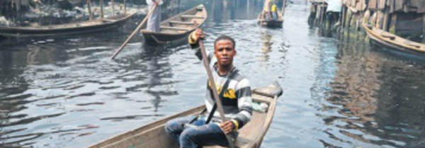 Lagos s'enfonce dans les eaux