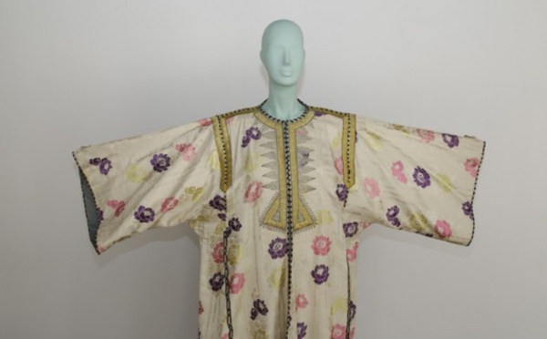 Une exposition à Marrakech met en exergue la richesse du costume traditionnel et les secrets de l’élégance féminine au Maroc