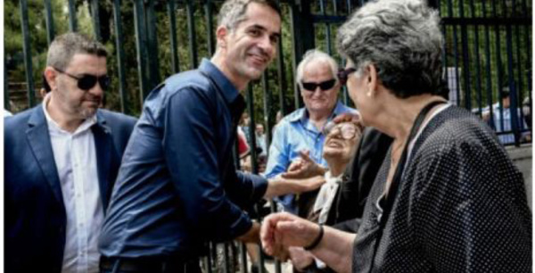 Le nouveau maire d'Athènes promet une “nouvelle ère” post-crise
