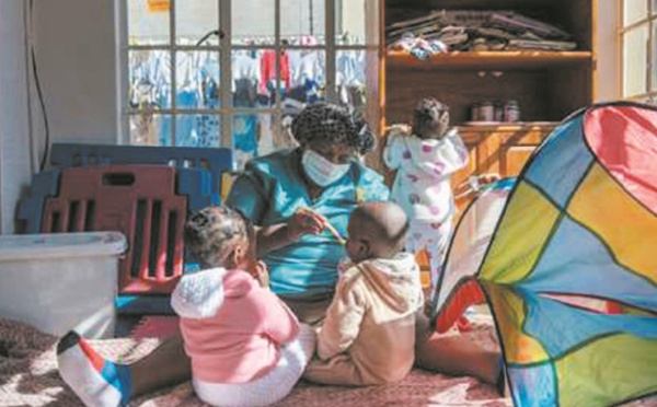 Aux portes des orphelinats sud-africains où échouent les bébés abandonnés