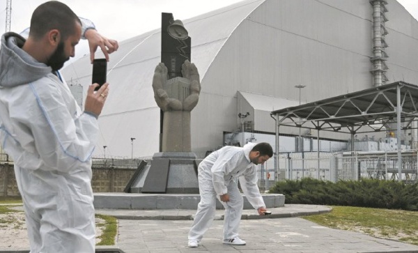Des selfies dans les décombres de Tchernobyl