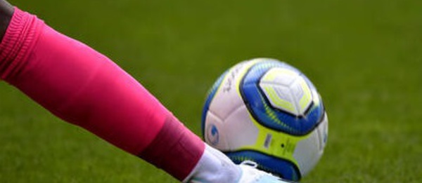 Risques accrus de démence chez d'anciens footballeurs pros