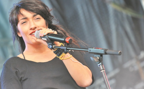 A Oslo World, Hindi Zahra chante et enchante