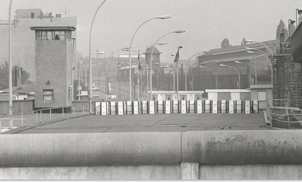 Trente ans après sa chute, le Mur de Berlin reconstruit en réalité virtuelle