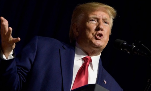 Insolite : Trump critique Apple