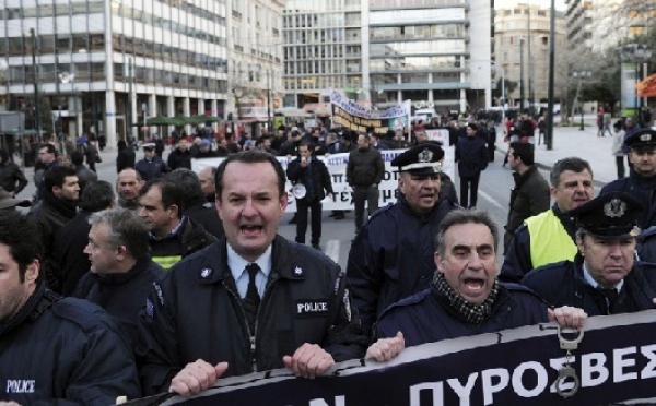 Crise économique :  Les syndicats européens manifestent contre l'austérité