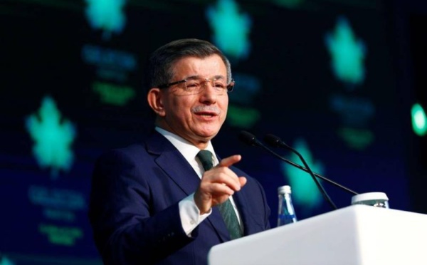 Un ex-Premier ministre turc égratigne Erdogan en lançant son parti