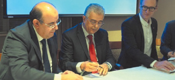 Signature à Montréal d' un accord de partenariat entre Attijariwafa Bank et la Banque nationale du Canada